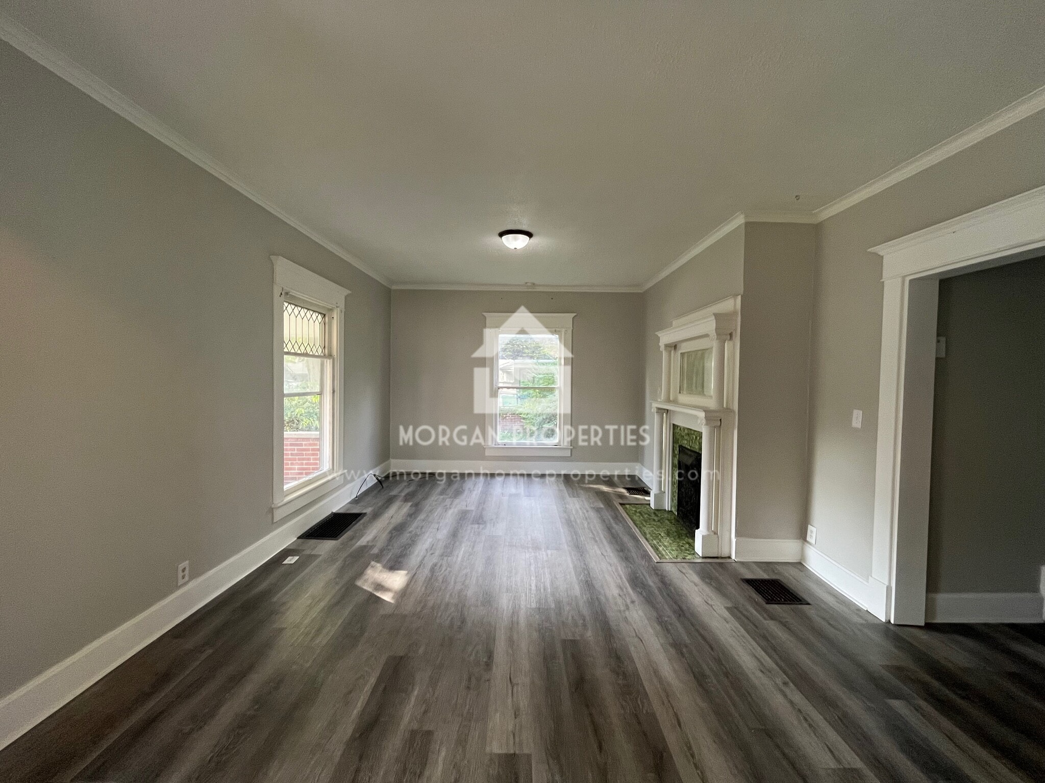 Building Photo - 225 N 10th St