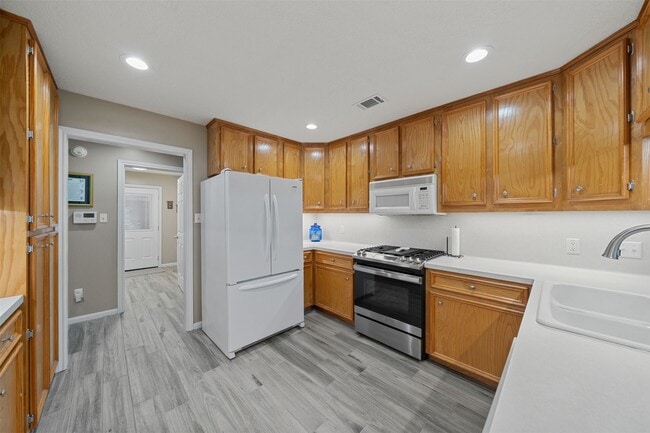 Building Photo - 18823 Cypress Church Rd