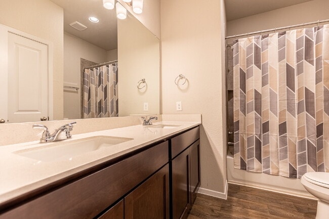 Building Photo - 373 Jade St