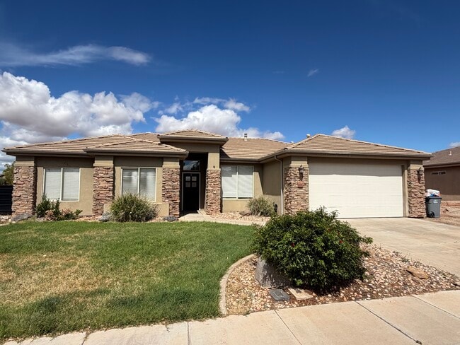 Building Photo - 86 W 1965 S