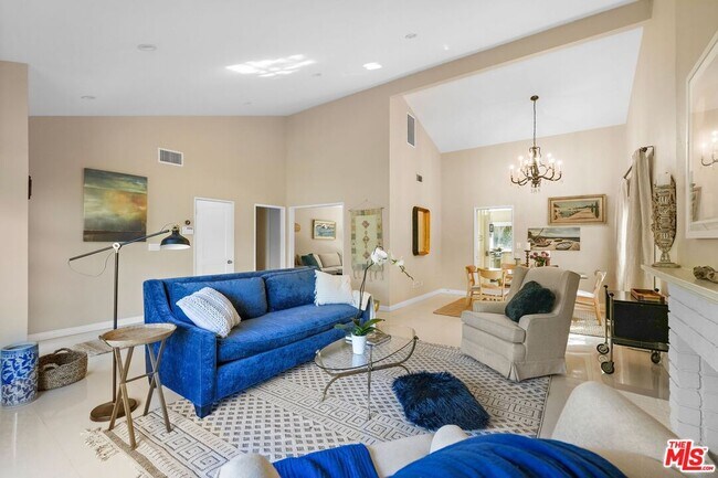 Building Photo - 3194 Rossini Pl