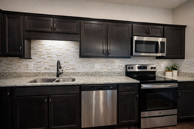 Building Photo - Modern 3 Bedroom Townhome in Prime Location