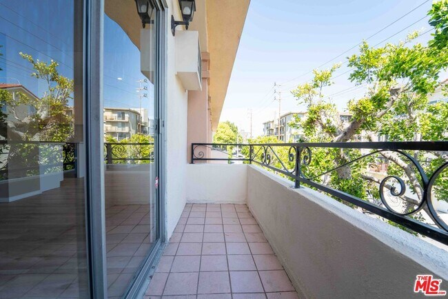 Building Photo - 11871 Idaho Ave