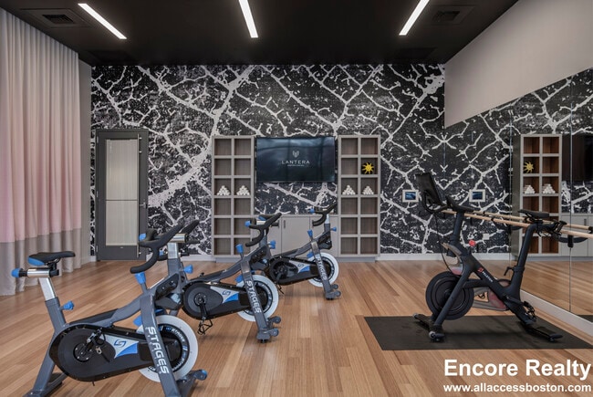 Building Photo - 125 Guest St