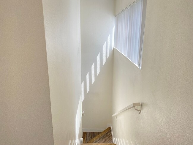 Building Photo - 2500 Abbot Kinney Blvd