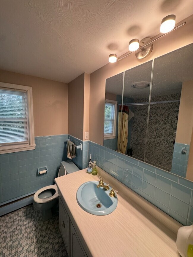 Building Photo - 6 Greenacre Rd