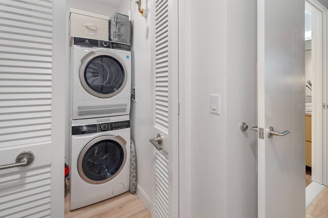 Building Photo - 40 Western Ave