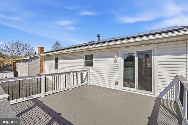 Building Photo - 7897 Pavilion Dr