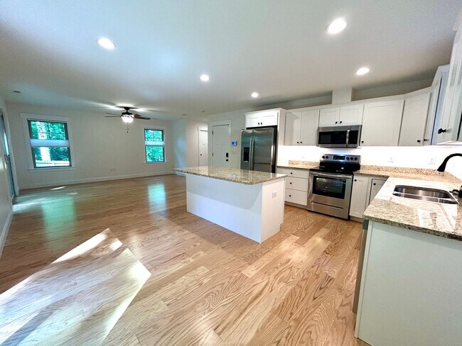 Building Photo - East AVL - 2022 Craftsman Custom Build