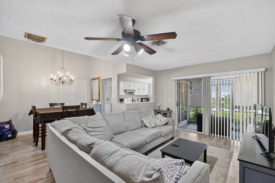 Building Photo - 5314 Sapphire Vly