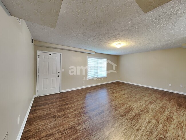 Building Photo - 900 Cline Petty Way