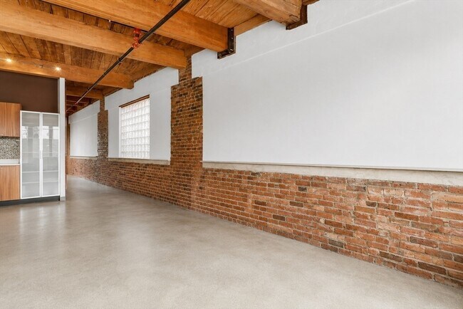 Building Photo - 950 Dorchester Ave