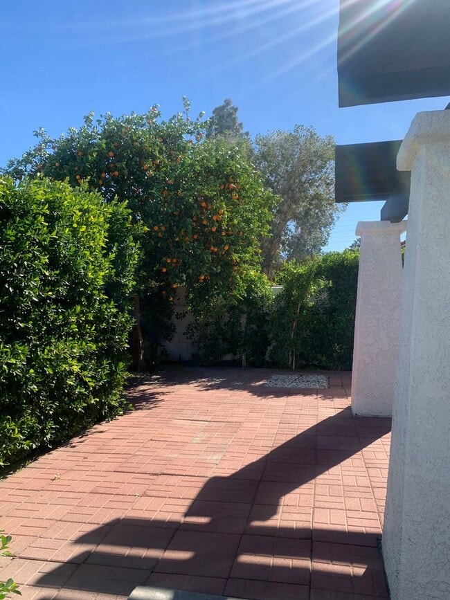 Building Photo - Beautiful Three Bedroom