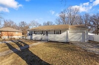 Building Photo - 609 SE Florence Ave