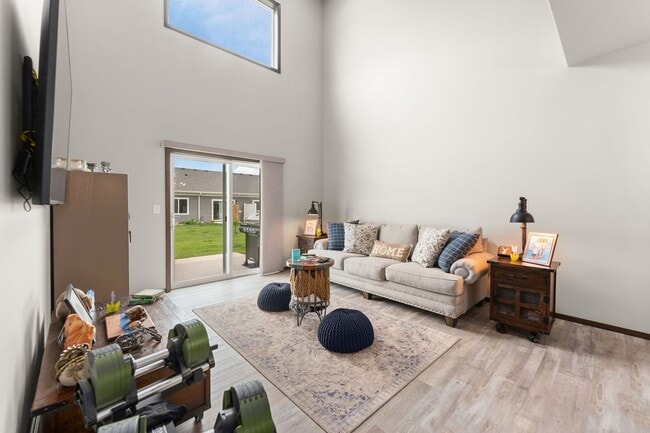 Building Photo - 4500 E Whisper Ridge Pl