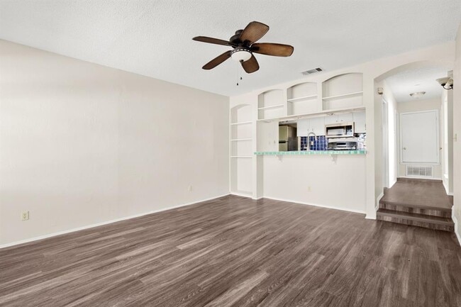 Building Photo - 6726 Lancret Hill Dr