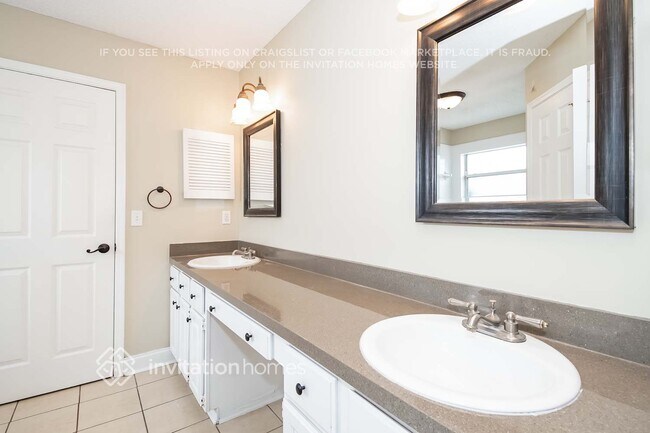 Building Photo - 6896 Plum Lake Dr E