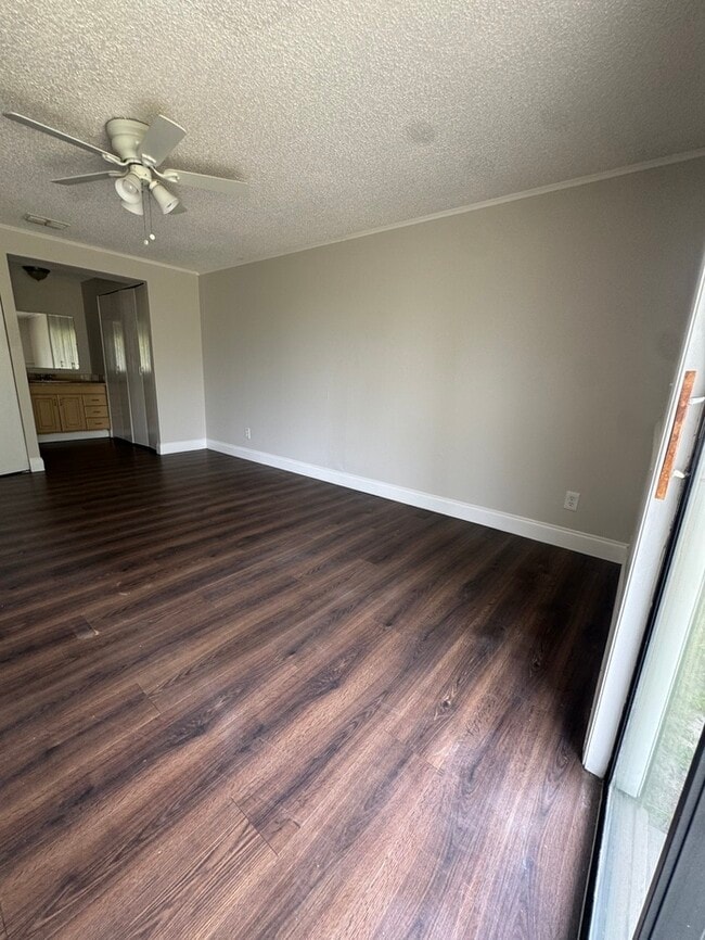 Building Photo - 1344 Lodge Terrace