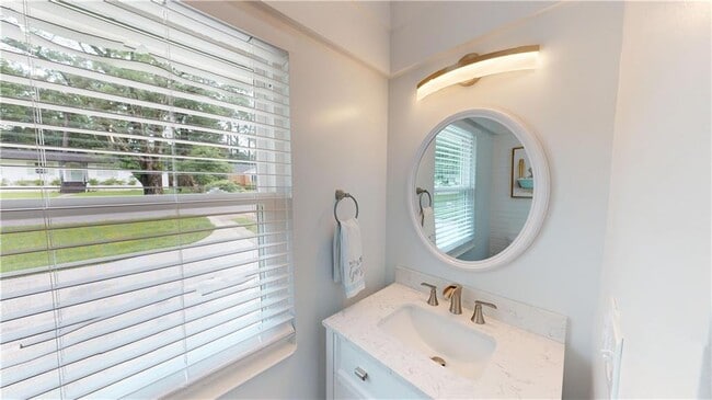 Building Photo - 2610 Walton Ave