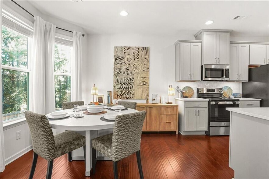 Building Photo - 580 Morrow Ln