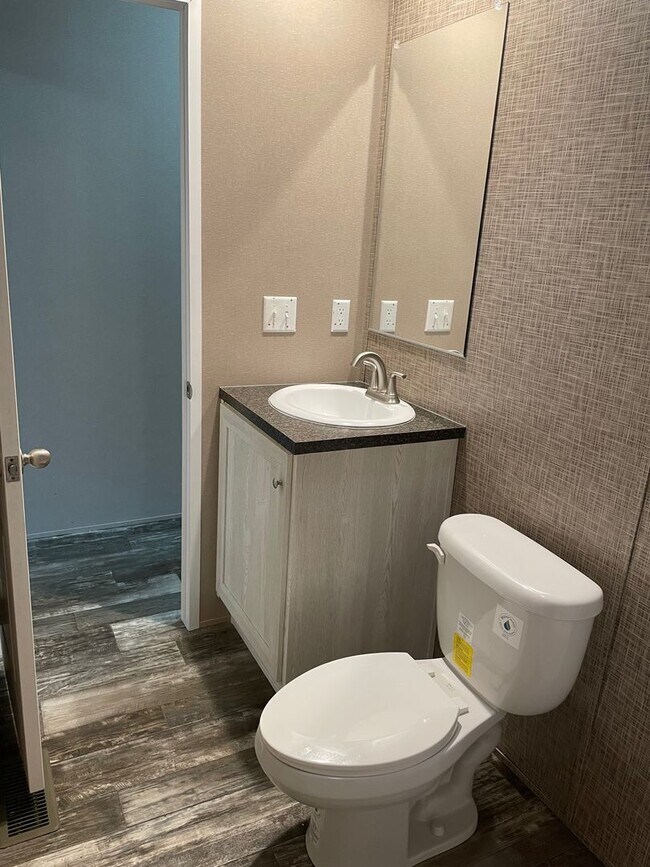 Building Photo - 3 BED, 2 BATH MOBILE HOME LOCATED IN THE DENTON AREA! $1,250 MONTH, $1,250 DEPOSIT.