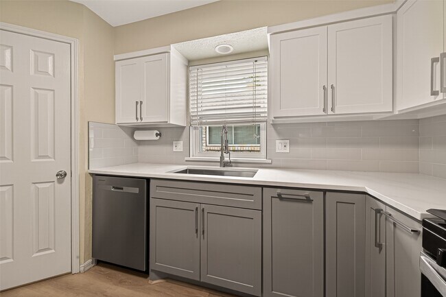 Building Photo - 4014 Sweet Gum Trail