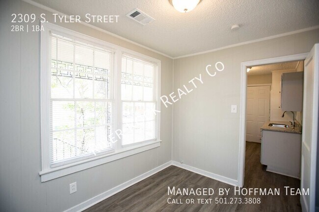 Building Photo - 2309 S Tyler St