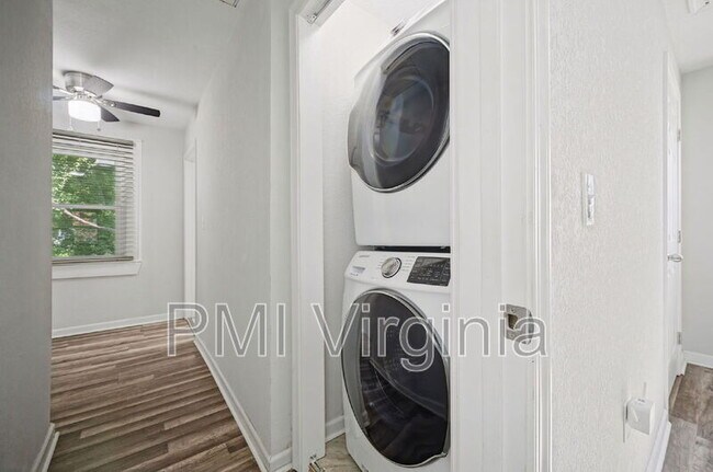 Building Photo - 864 W 36th St