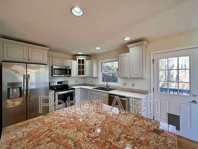 Building Photo - 212 Appleton Dr