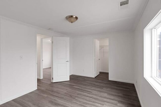 Building Photo - 149 1st Ave