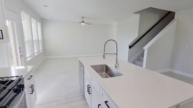 Building Photo - 1212 Sydney Ln