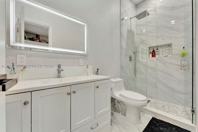 Building Photo - 2102 SW 176th Ave