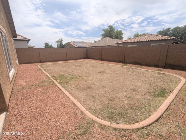 Building Photo - 14841 W Desert Hills Dr