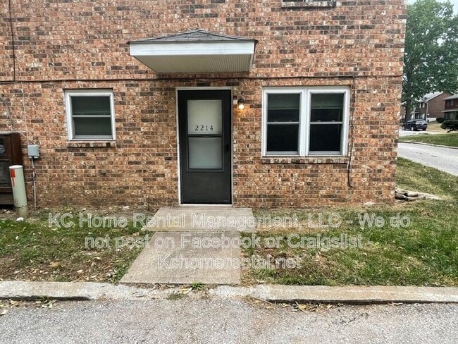 Building Photo - 2214 NE 77th St