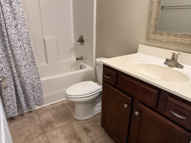 Building Photo - 301 Macarthur Dr