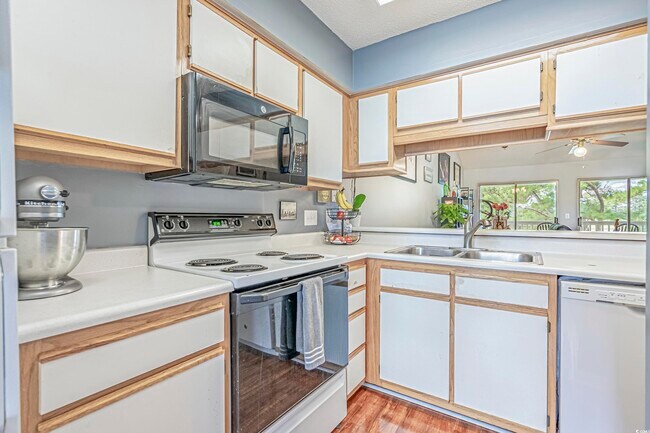 Building Photo - 4930 Windsor Green Way