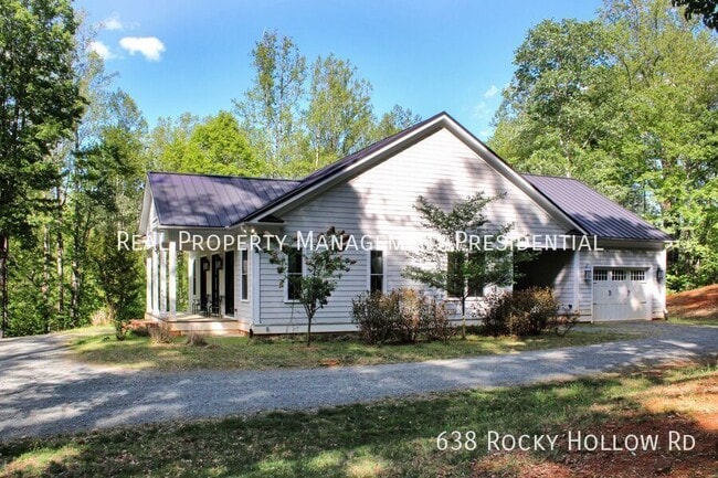 Building Photo - 638 Rocky Hollow Rd