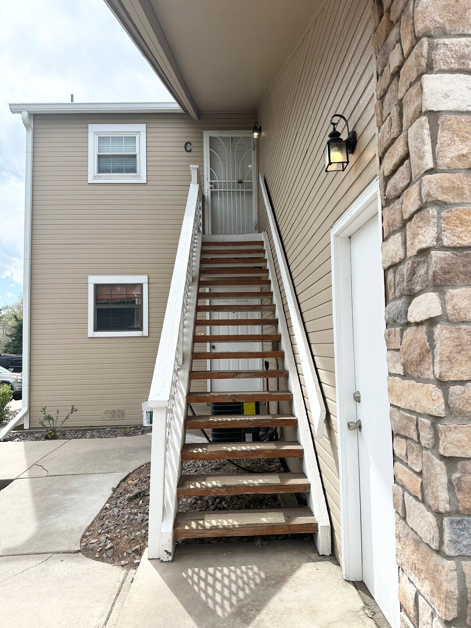 Building Photo - 344 S Estes St