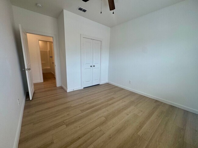 Building Photo - Spacious 3-Bedroom Duplex Near Texas Tech