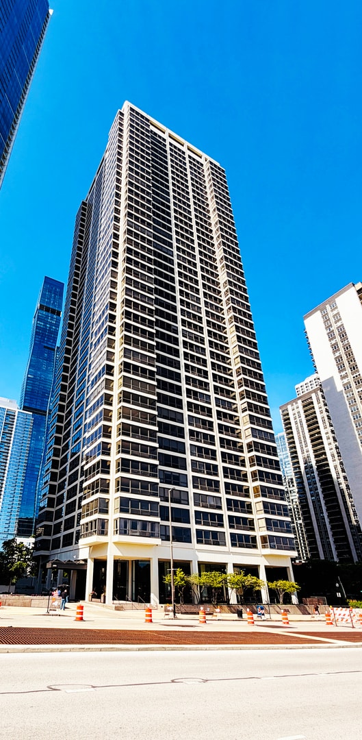 Building Photo - 360 E Randolph St