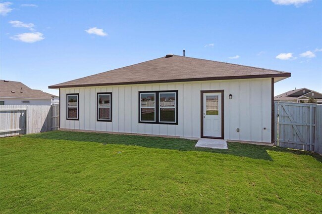 Building Photo - 135 Chesterfield Dr