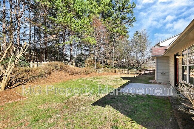 Building Photo - 141 Brookshire Dr