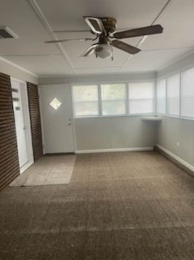 Building Photo - 301 Abbott Dr