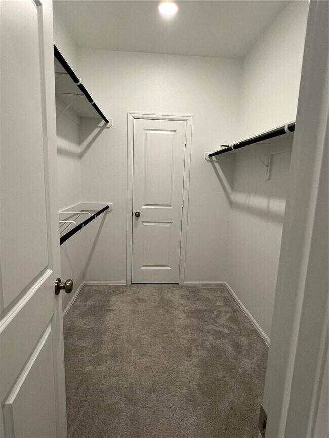 Building Photo - 5131 Winslow Grv Dr