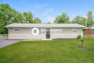 Building Photo - 4 Bedroom Pet-Friendly Home in INDIANAPOLI...