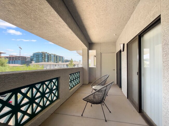 Building Photo - 14201 N 70th Way