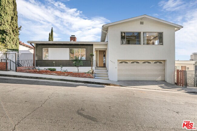 Building Photo - 3632 Amesbury Rd