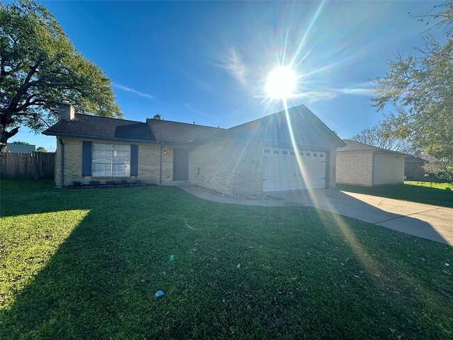 Building Photo - 16143 Little Cypress Ln