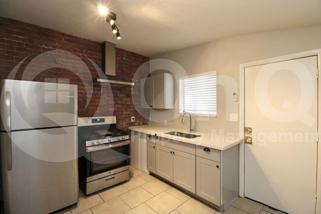 Building Photo - 1548 W McKinley St