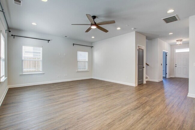 Building Photo - 1507 Dawn Mist Wy